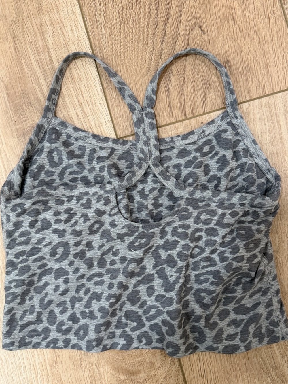 Beyond yoga Gray Leopard Print Cropped Tank Top - Picture 3 of 3